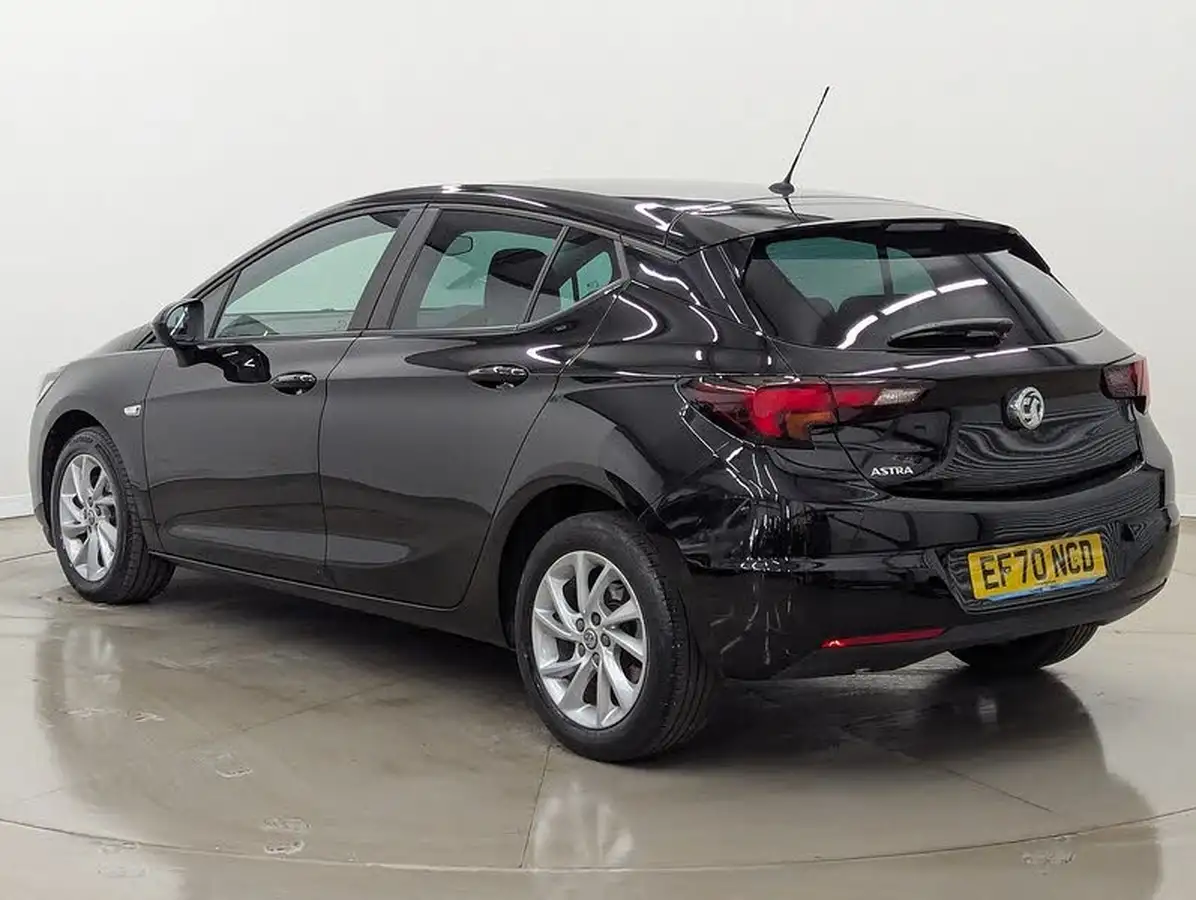 2020-vauxhall-astra-15-turbo-d-se-105ps-hatchback-big-20
