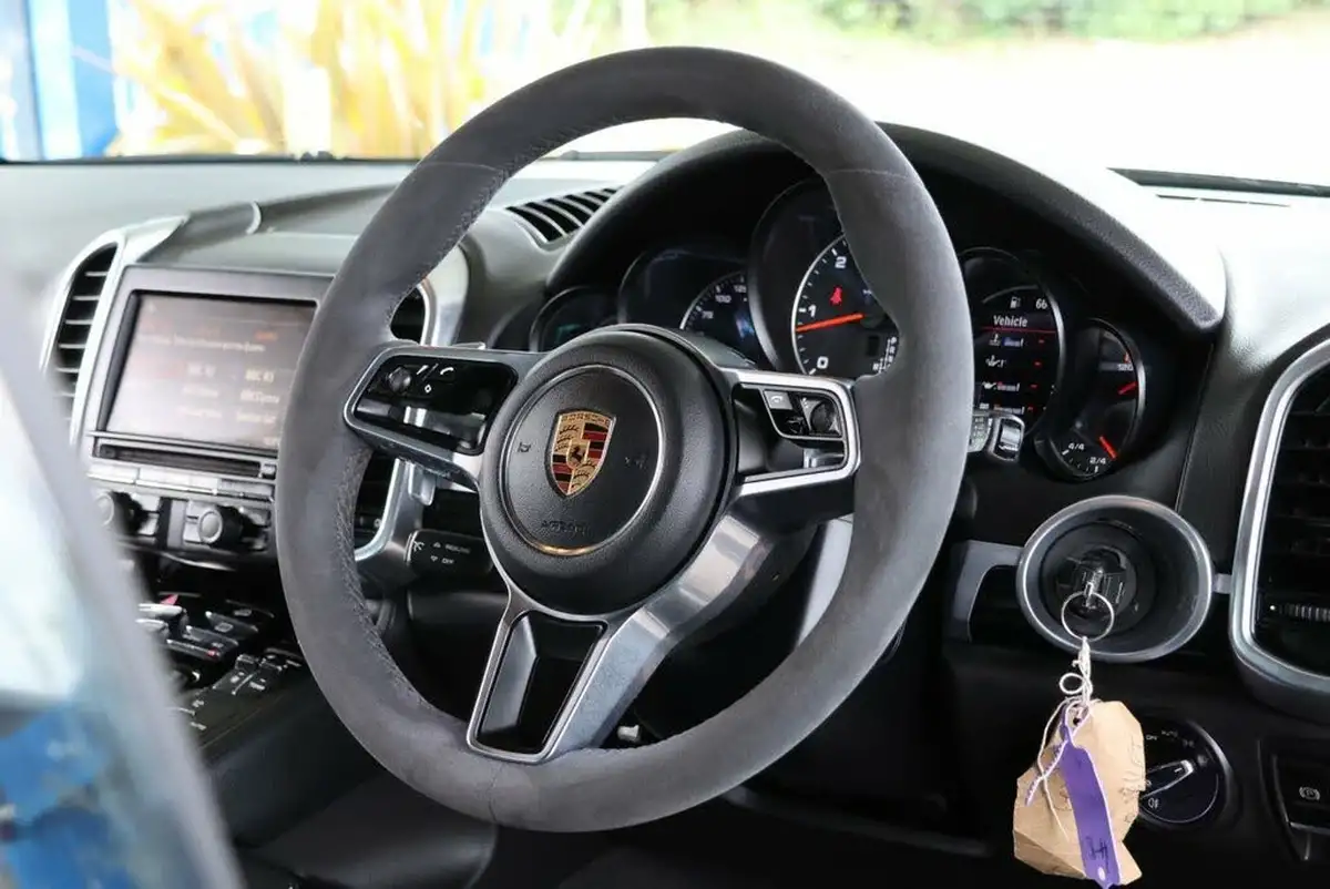 2015-porsche-cayenne-30td-big-29