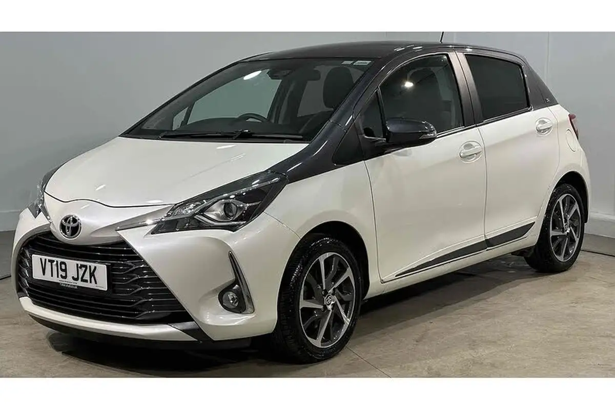 2019-toyota-yaris-15-vvt-i-y20-111bhp-1496cc-big-4