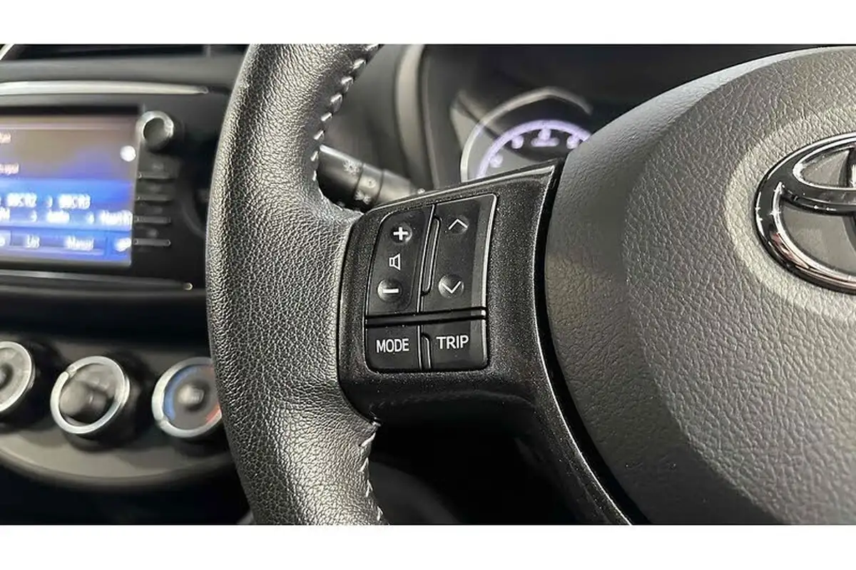 2019-toyota-yaris-15-vvt-i-y20-111bhp-1496cc-big-26