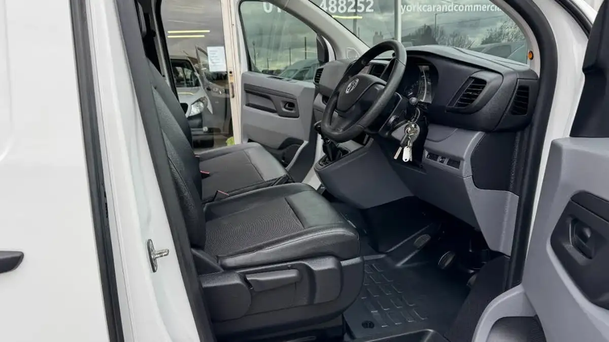 2019-vauxhall-vivaro-15td-2900-l2h1-dynamic-big-28
