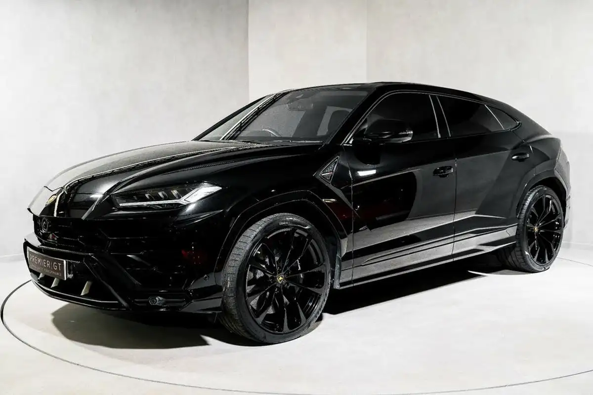 2019-lamborghini-urus-40-no-trim-big-2