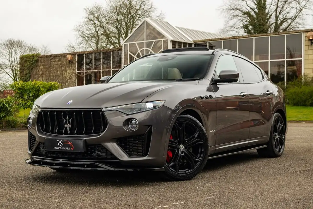 2021-maserati-levante-30-gransport-big-6