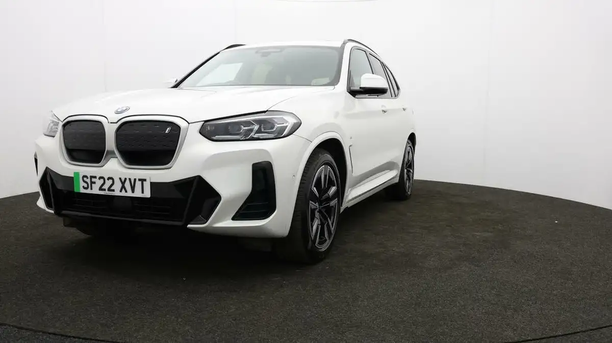 2022-bmw-ix3-e-m-sport-big-50