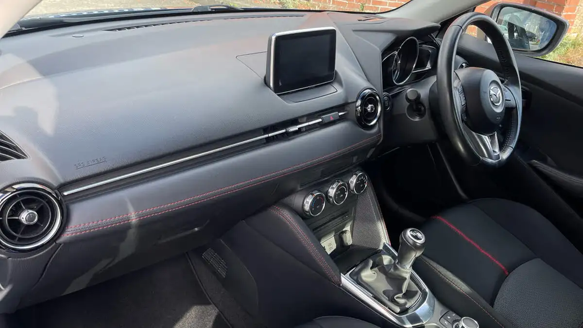 2017-mazda-mazda2-15-sport-nav-115ps-big-9