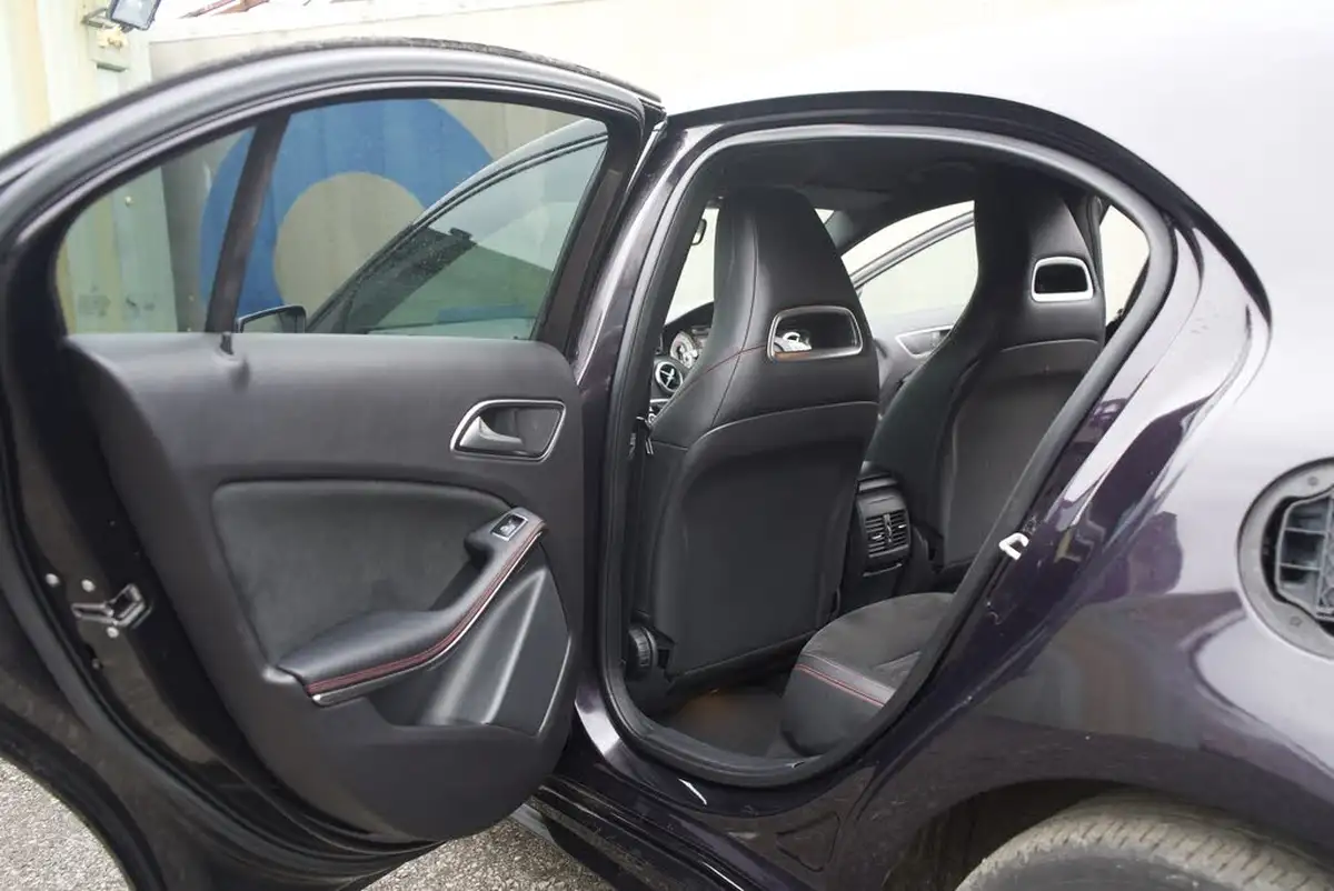 2015-mercedes-benz-a-class-15cdi-a180-amg-sport-big-32