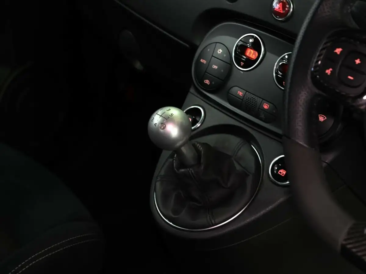 2021-abarth-595-14-tjet-competizione-big-10