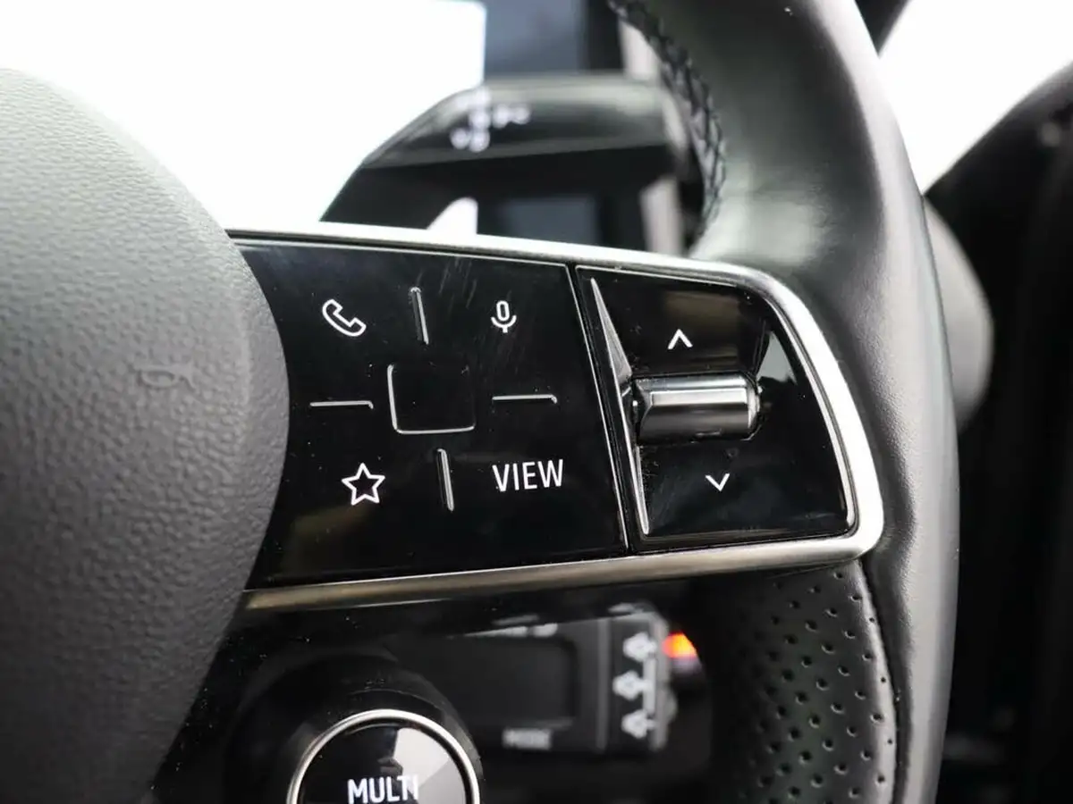 2023-renault-megane-e-tech-e-launch-edition-big-15