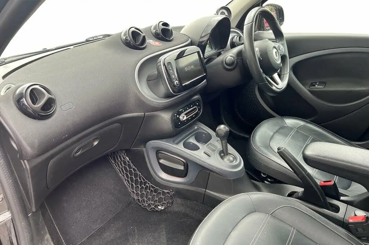2018-smart-forfour-eq-prime-premium-plus-big-8