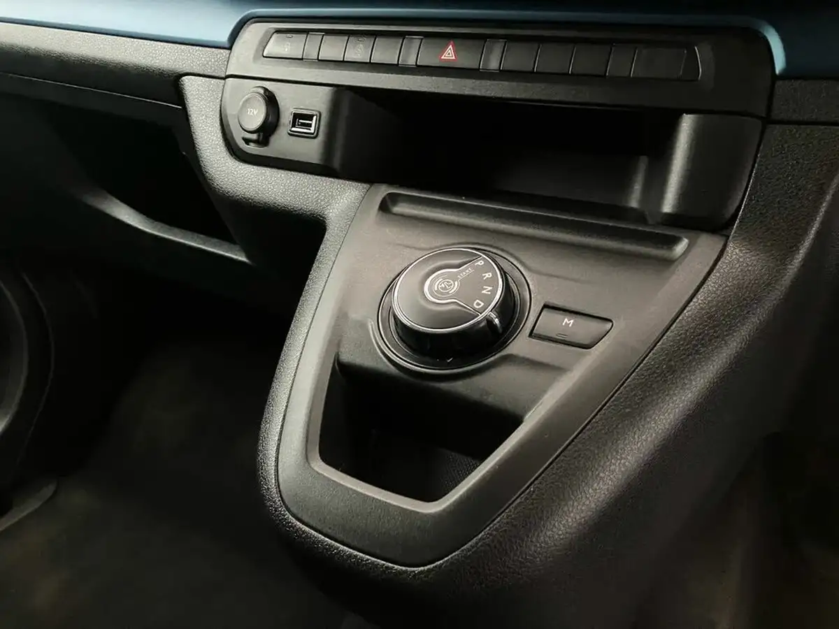 2020-peugeot-traveller-20-bluehdi-active-180ps-standardss-eat8-big-16