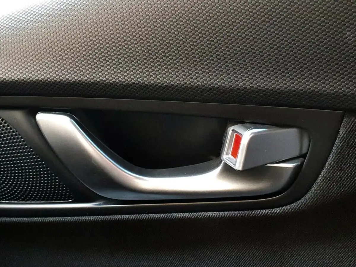 2022-hyundai-kona-16-gdi-premium-big-48