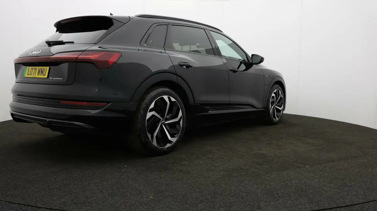 2022-audi-e-tron-55e-black-edition-station-wagon-big-77
