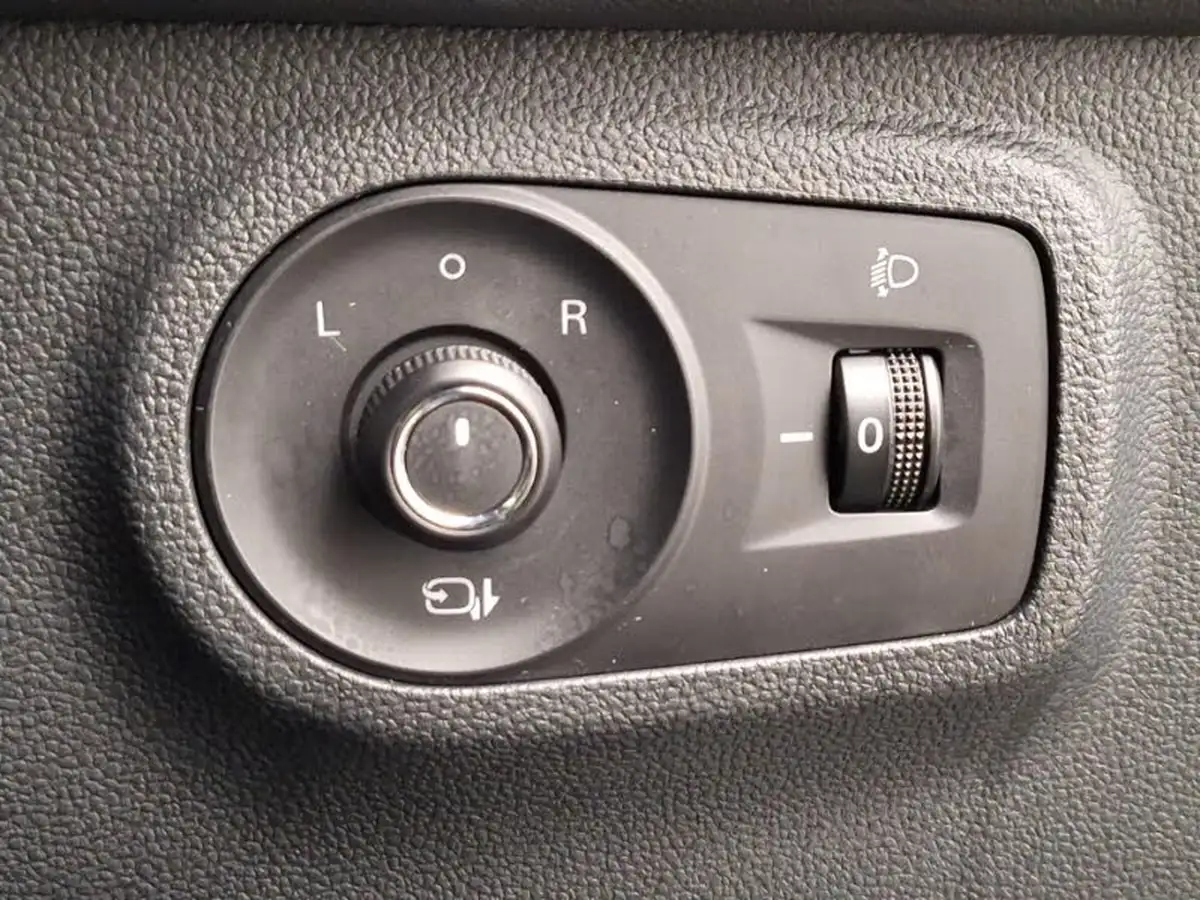 2024-mg-zs-suv-15-vti-tech-exclusive-big-14
