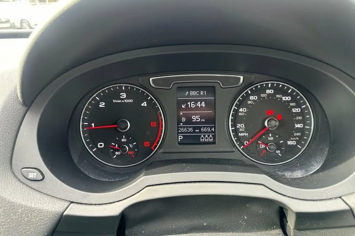 2017-audi-q3-20-tdi-quattro-s-line-edition-184ps-tronic-big-11