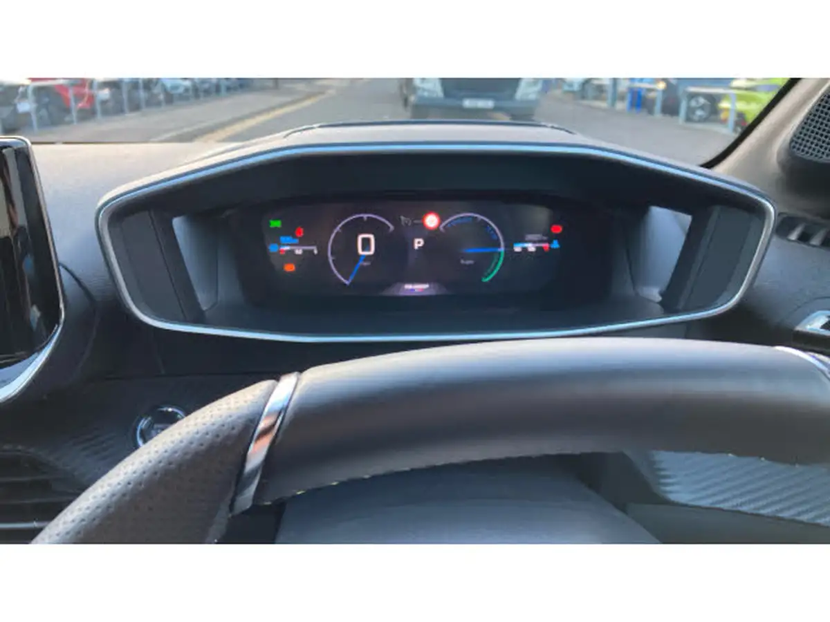 2024-peugeot-208-12-puretech-gt-136ps-hybrid-e-dsc6-big-17