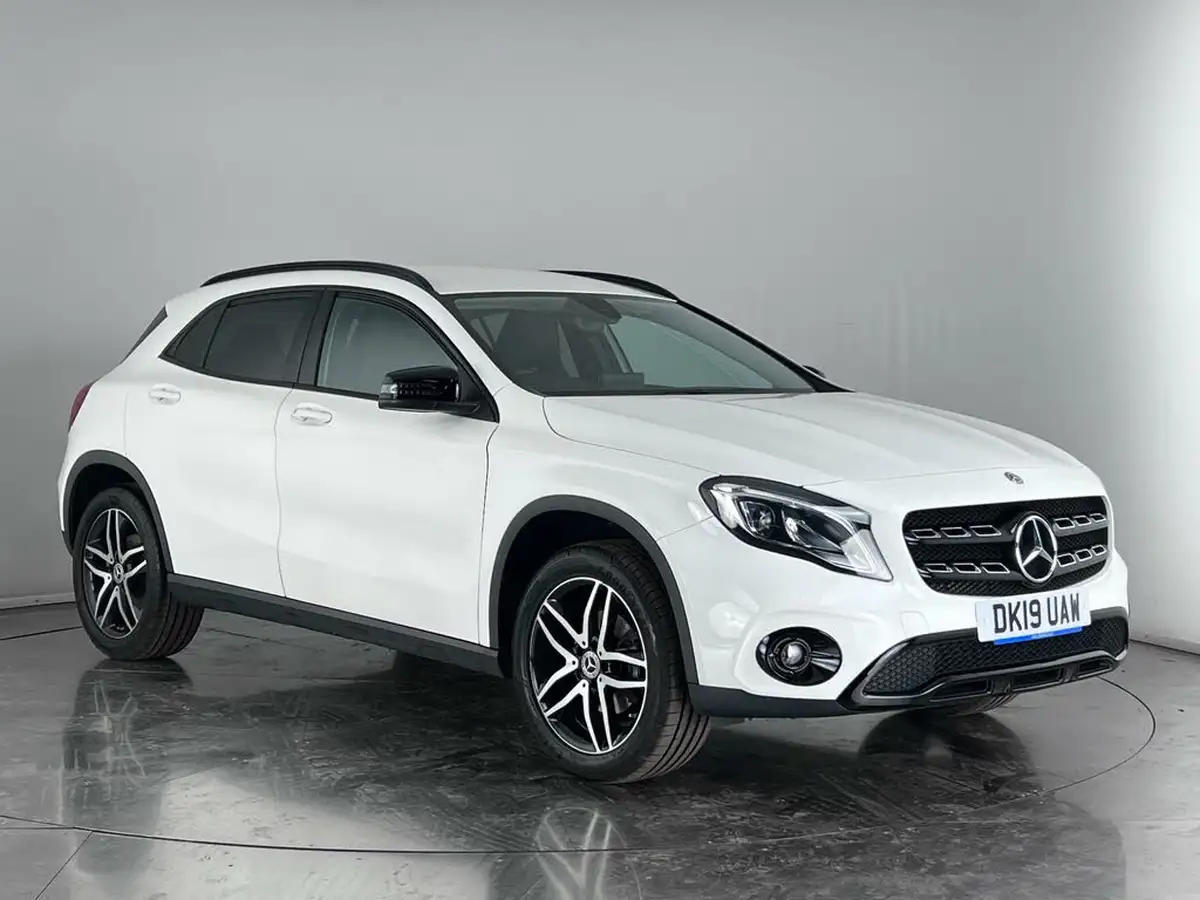 2019-mercedes-benz-gla-class-16-gla-180-urban-edition-ss-big-0