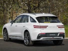 2025-genesis-gv70-small-1