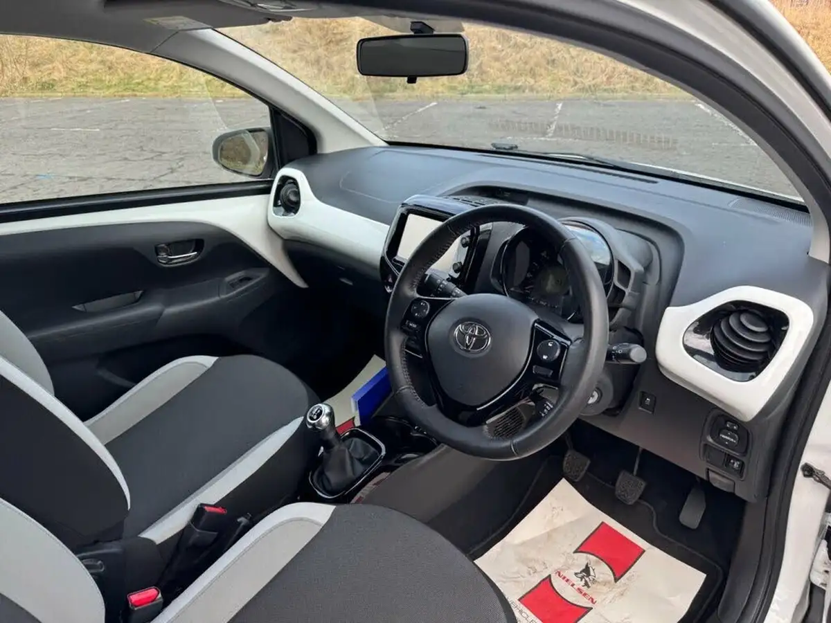 2018-toyota-aygo-10-vvt-i-x-press-71bhp-big-18