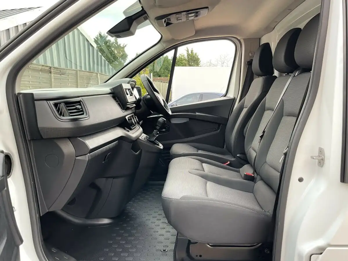 2022-renault-trafic-20dci-sl28-130-business-big-26