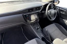 2018-toyota-auris-18-vvt-i-hsd-design-estate-small-8