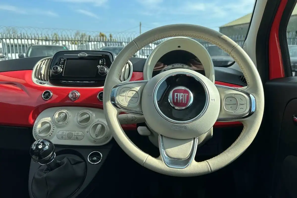 2019-fiat-500-12-lounge-ss-big-13