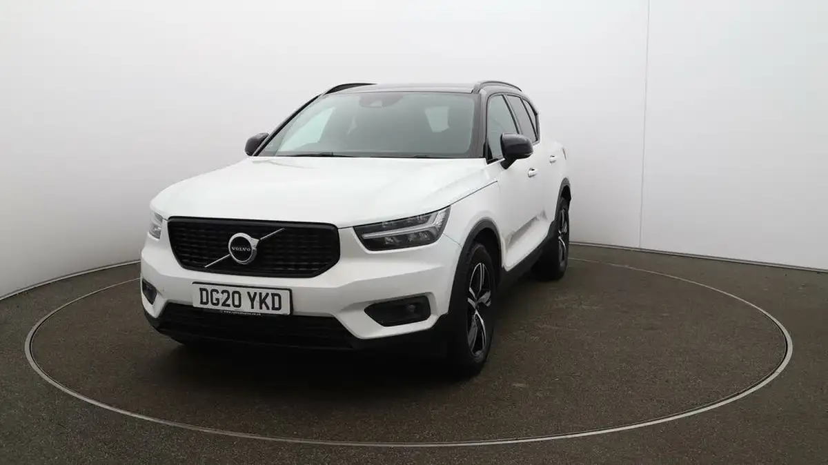 2020-volvo-xc40-15-t3-r-design-big-28
