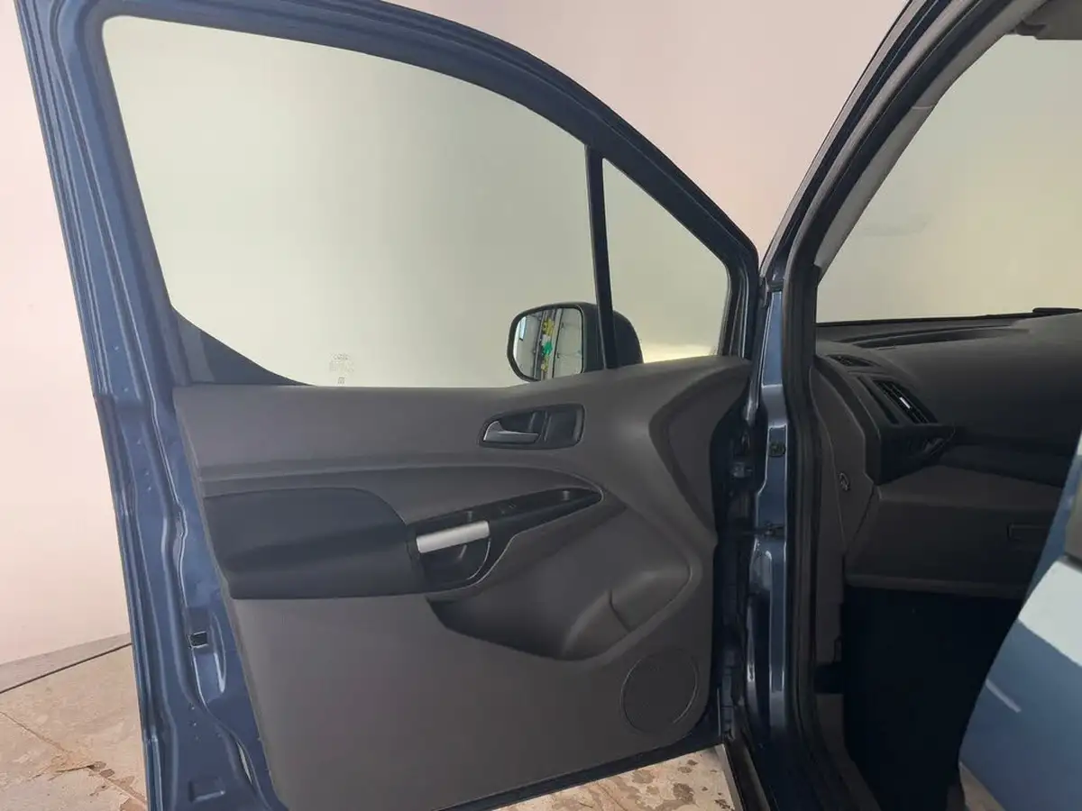 2020-ford-grand-tourneo-connect-15-titanium-powershift-big-8