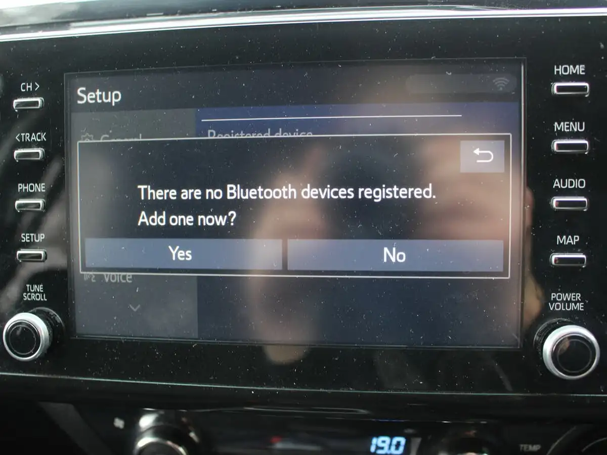2021-toyota-hi-lux-24d-4d-invincible-150hpeu6d-auto-big-48