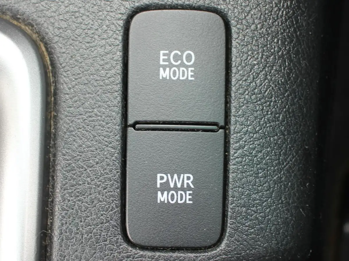 2021-toyota-hi-lux-24d-4d-invincible-150hpeu6d-auto-big-44