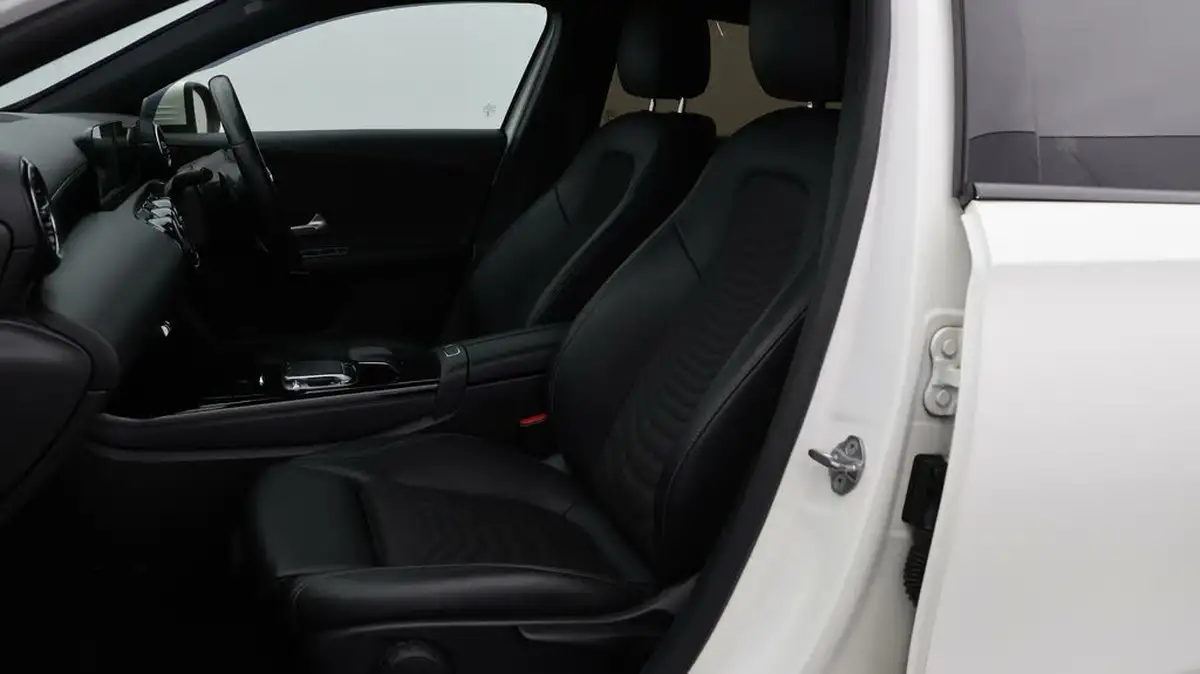 2018-mercedes-benz-a-class-15d-a180d-se-116ps-ss-7g-dct-big-13