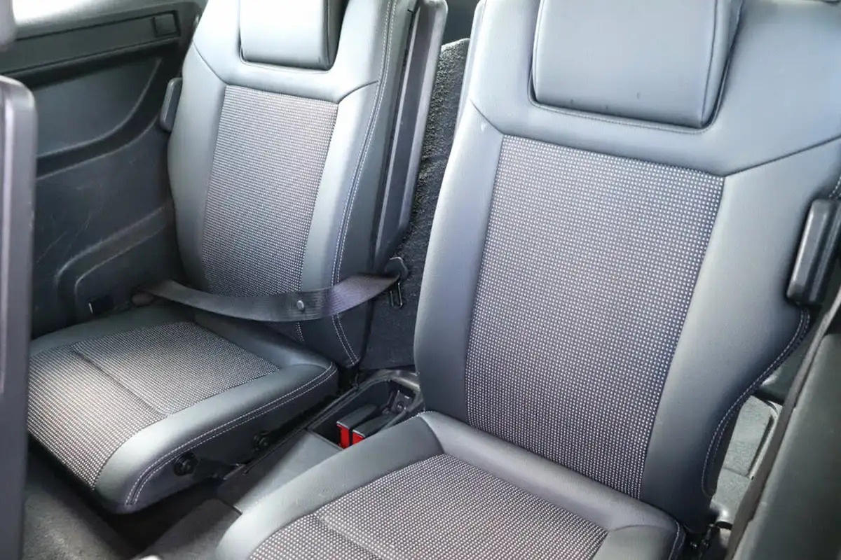 2010-vauxhall-zafira-16-design-big-22