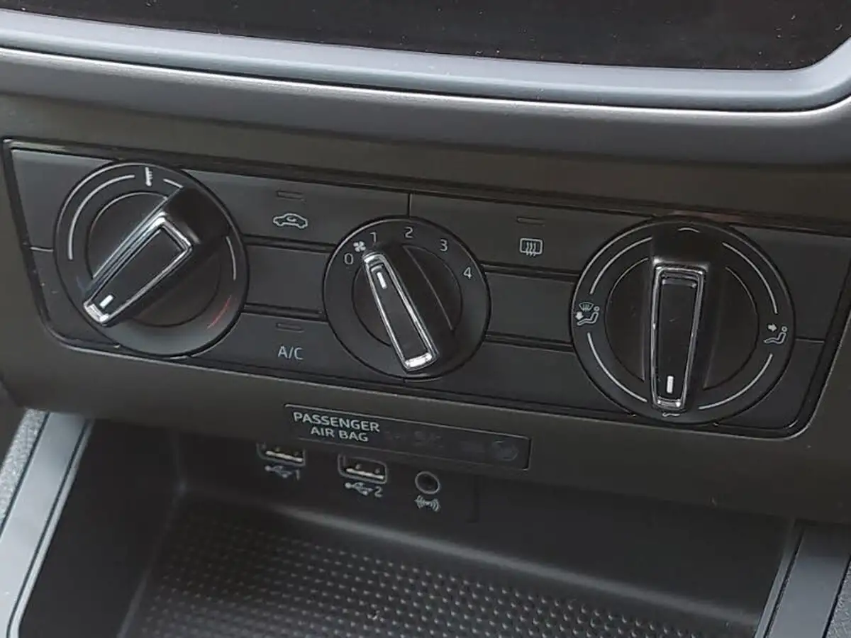 2019-seat-ibiza-10-mpi-se-technology-ss-big-10