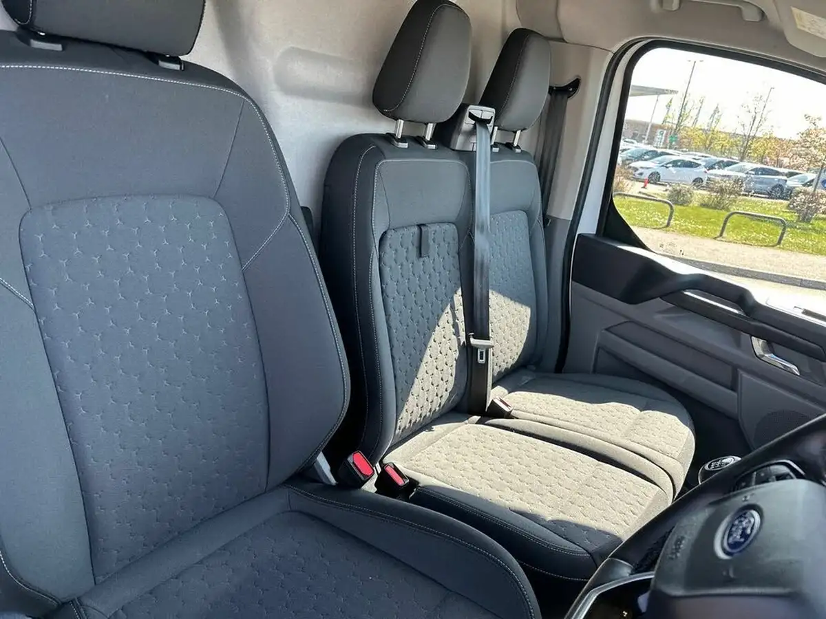 2023-ford-transit-custom-20tdci-300-l1h1-limited-136pseu6e-panel-van-1996cc-big-14