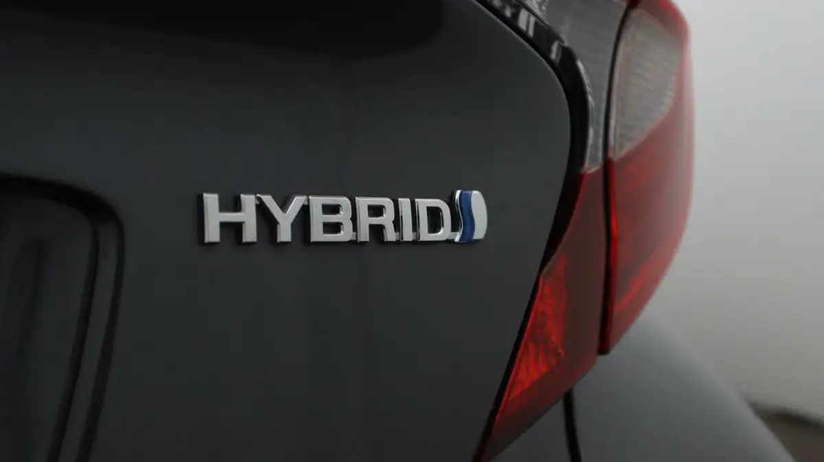 2020-toyota-c-hr-18-vvt-i-design-big-23