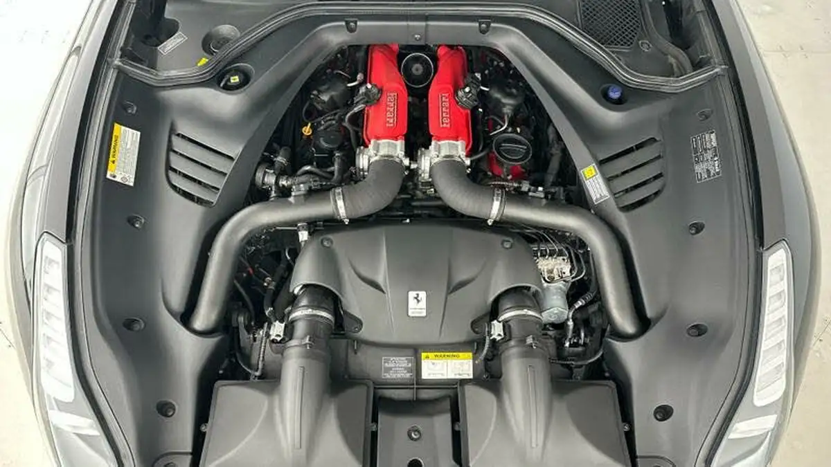 2015-ferrari-california-39-t-big-20