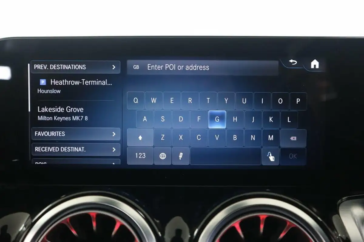 2023-mercedes-benz-glb-class-13-glb200-amg-line-executive-big-36