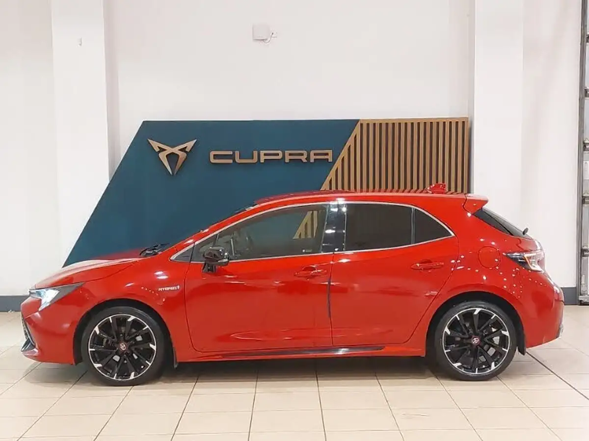 2021-toyota-corolla-18-vvt-i-gr-sport-trk-hatchback-big-3