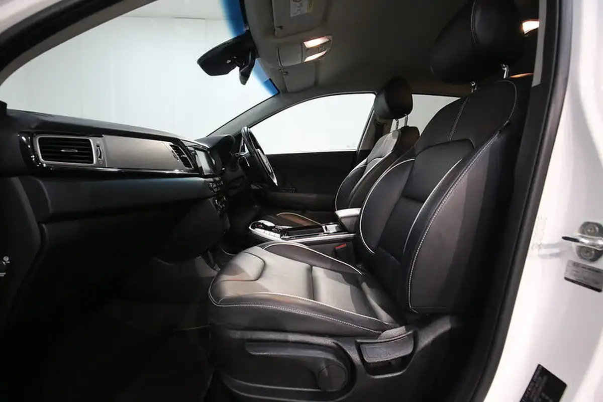2019-kia-e-niro-ev-first-edition-big-19