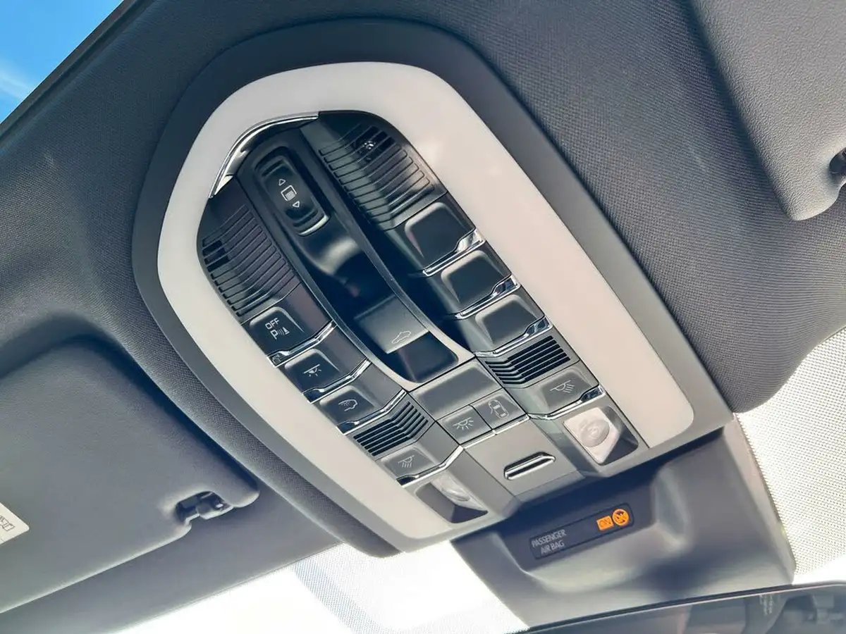 2020-porsche-macan-29-v6-gts-big-36
