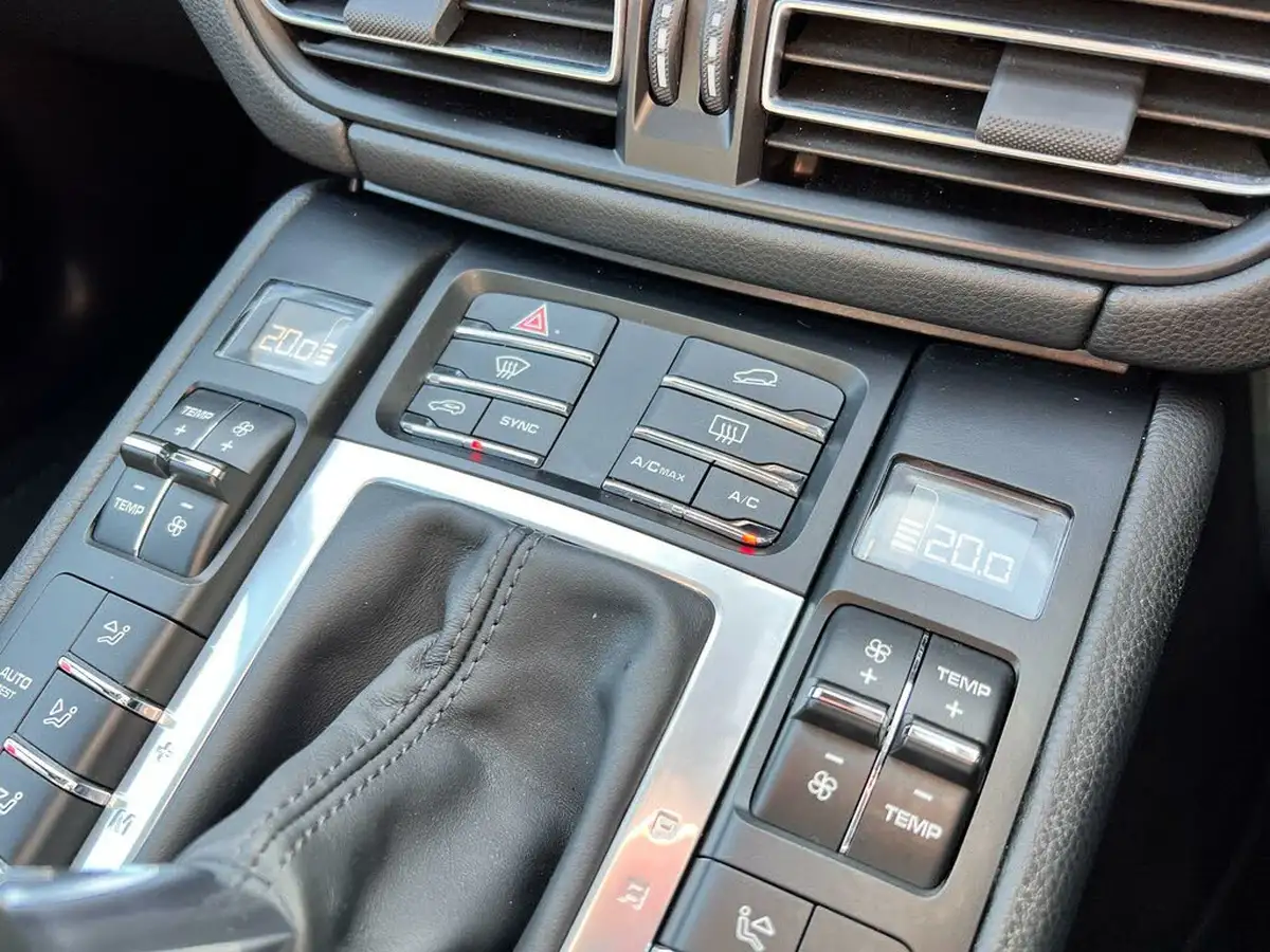 2020-porsche-macan-29-v6-gts-big-60
