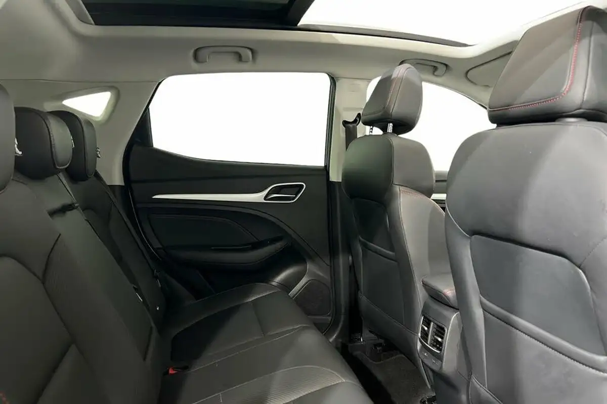 2023-mg-zs-suv-e-trophy-ev-156ps-long-range-big-7