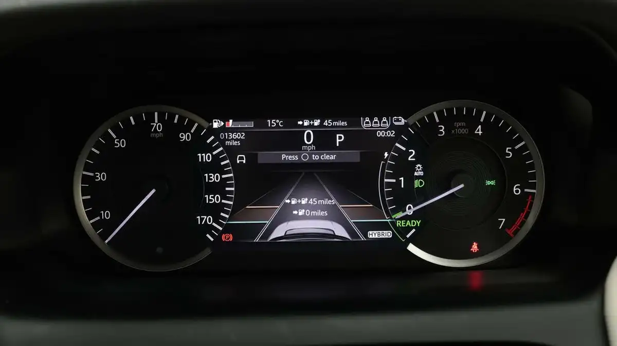 2022-land-rover-discovery-sport-15-p300e-urban-edition-big-10