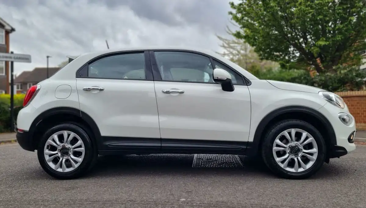 2015-fiat-500x-14-pop-star-opening-edition-big-13