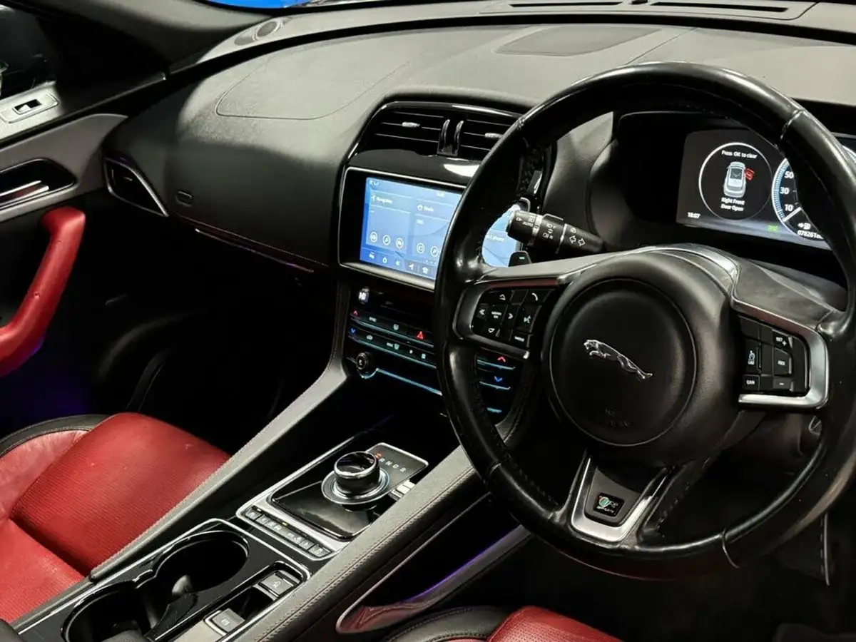 2016-jaguar-f-pace-20-i4d-r-sport-awd-auto-big-29