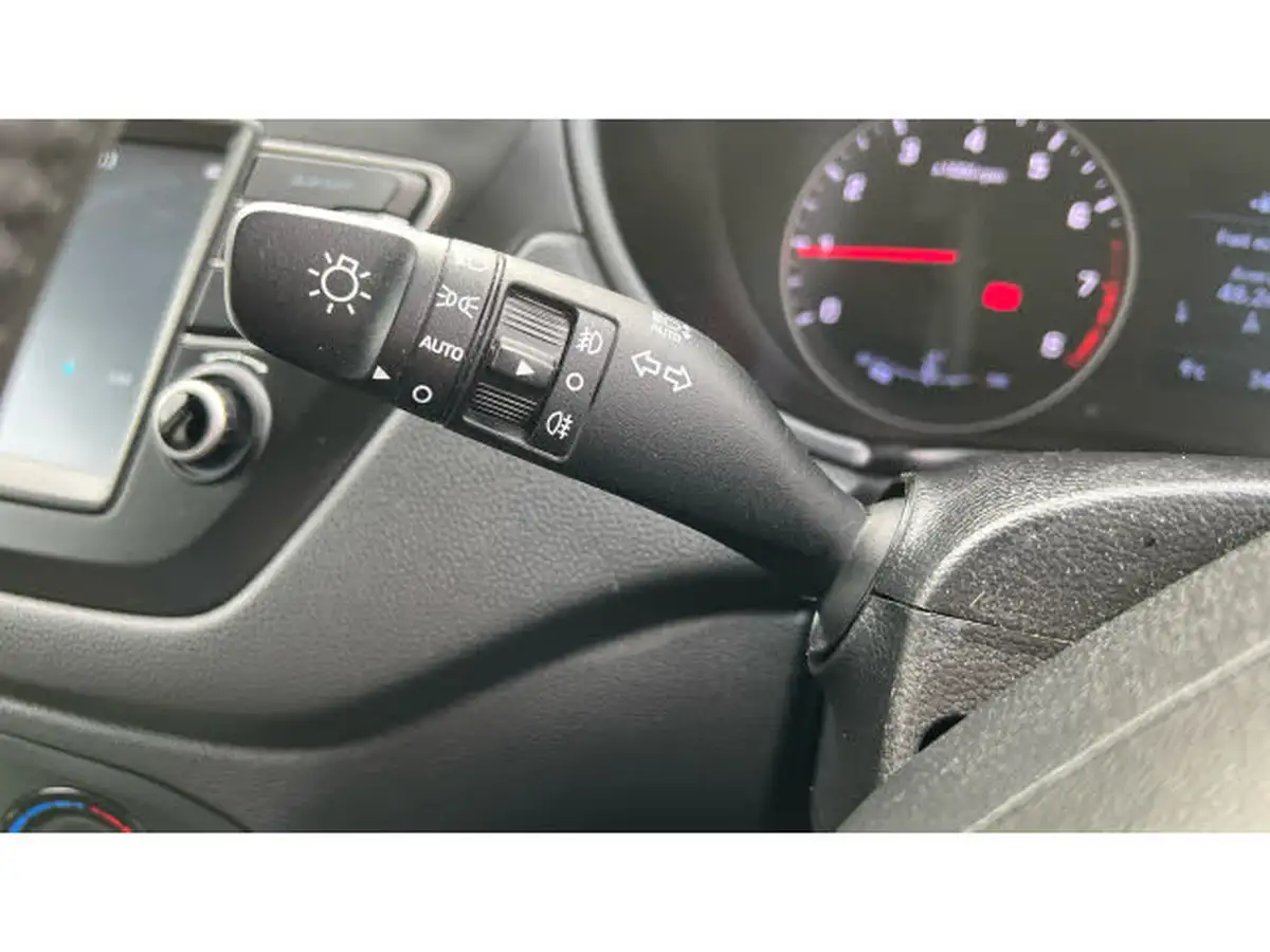 2020-hyundai-i20-12-play-big-26
