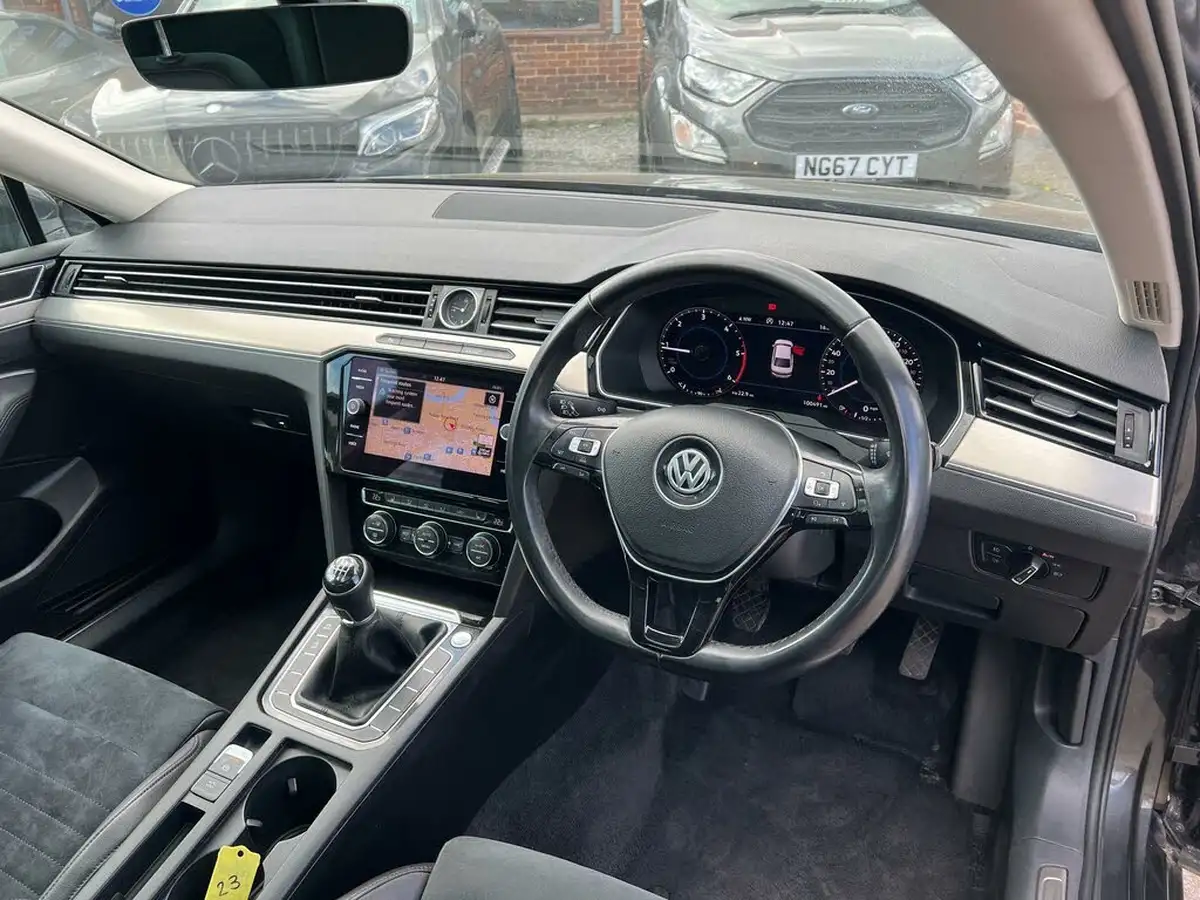2017-volkswagen-passat-20tdi-gt-150ps-ss-saloon-4d-big-10