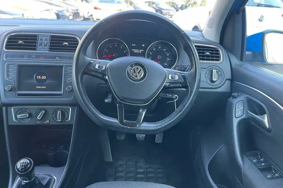 2016-volkswagen-polo-12-tsi-match-5d-big-12