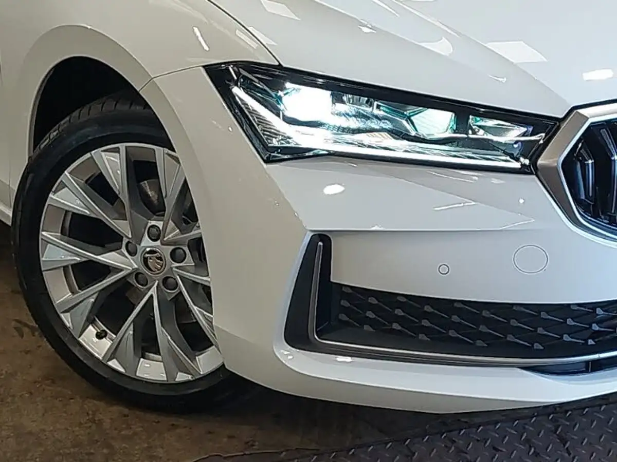 2024-skoda-superb-20tdi-se-l-150ps-scr-estate-dsg-big-8