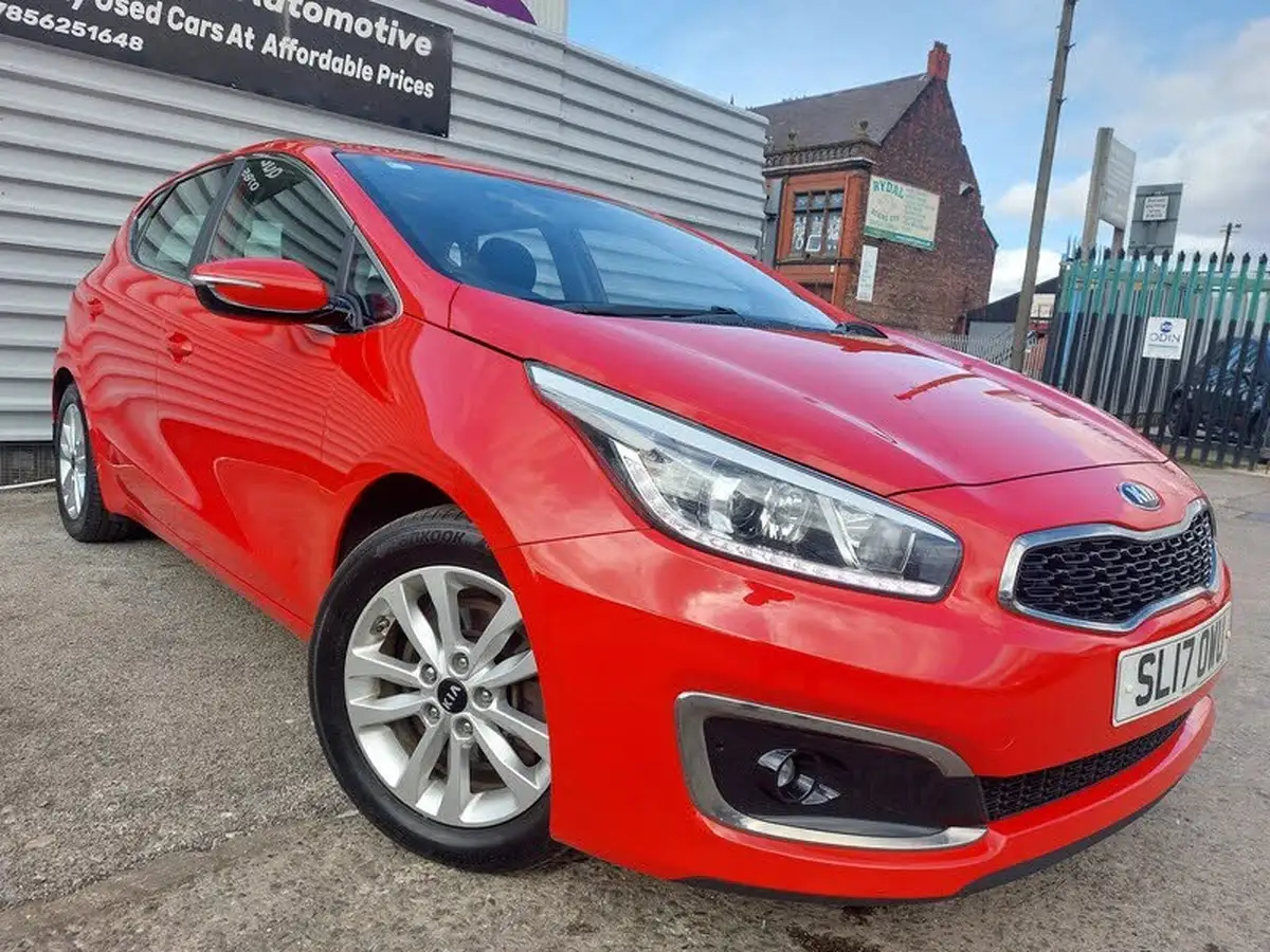 2017-kia-ceed-16crdi-2-hatchback-big-0