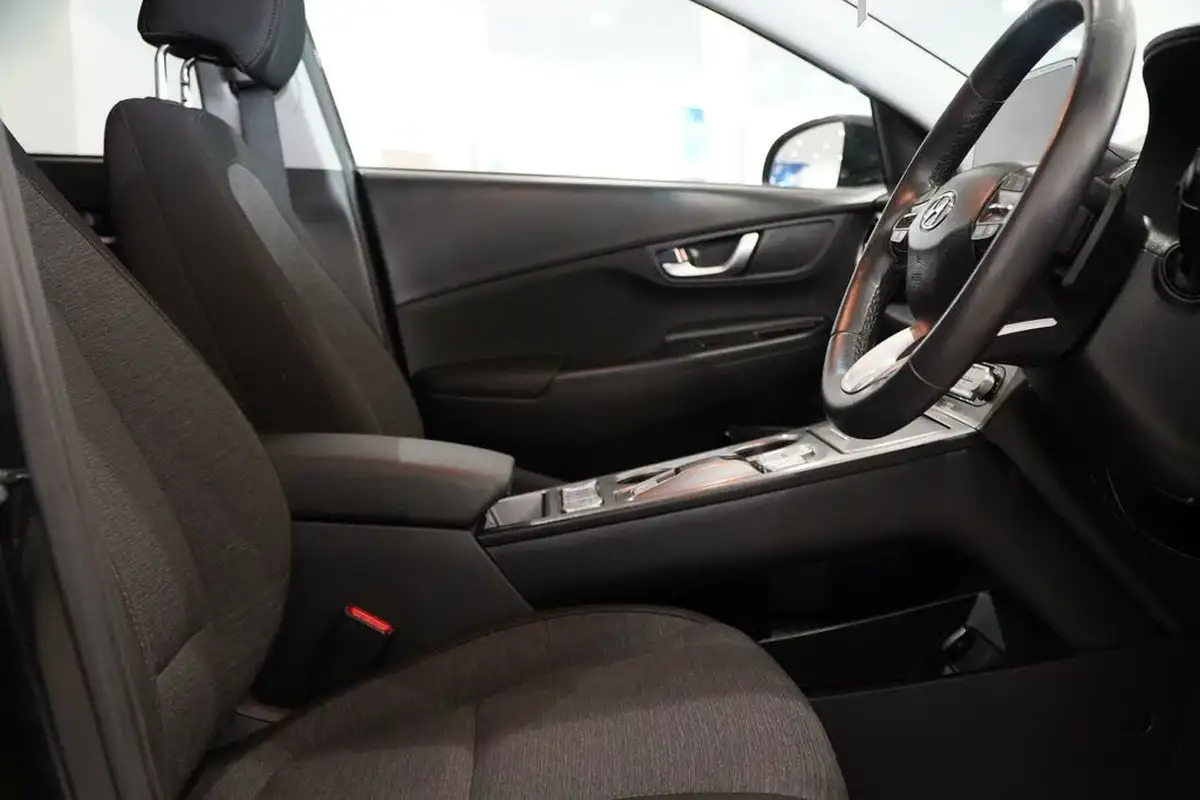 2022-hyundai-kona-e-premium-204ps-64kwh-7kw-obc-big-17
